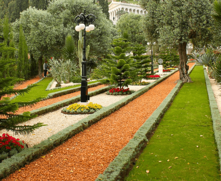 Baha'i Gardens and Golden Dome_3
