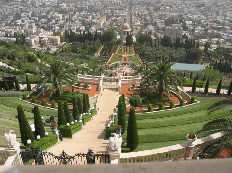 Baha'i Gardens and Golden Dome_4
