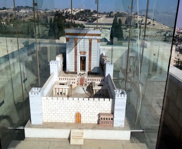 Models of the Temple and Vessels_2